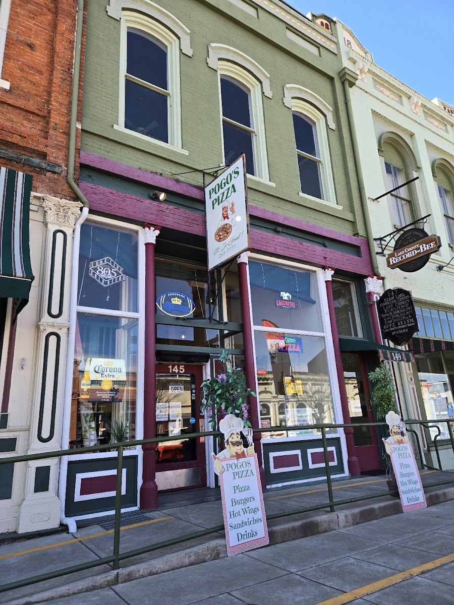 Pogos Pizza